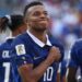 kylian mbappe lap cu dup giup phap gianh ve vao vong 16 doi world cup 0107113553.jpg