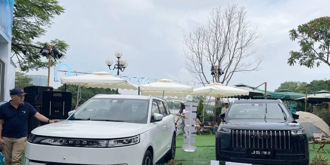 Lộ diện mẫu xe đầu tiên lắp ráp trong nước của liên doanh do ông Vũ Văn Tiền làm chủ tịch lo dien mau xe dau tien lap rap trong nuoc cua lien doanh do ong vu van tien lam chu tich 2094.jpg