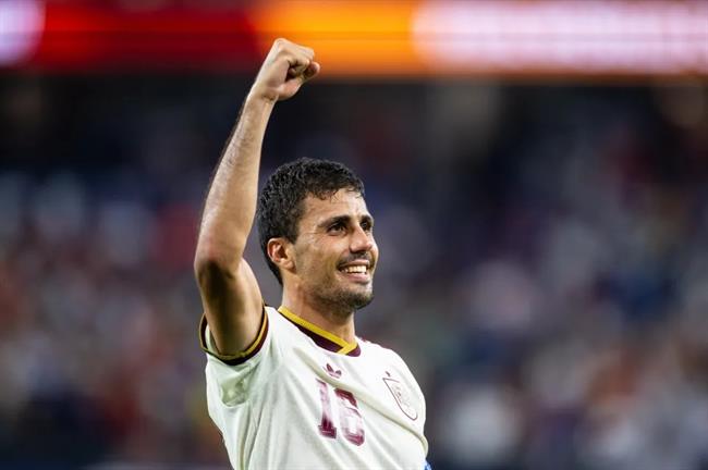 man city phu nhan lien he voi real madrid ve rodri.jpg