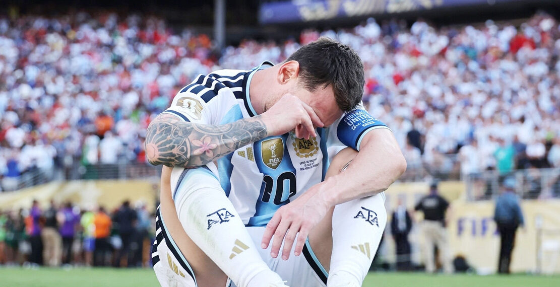 Messi khóc nức nở khi Argentina thua chung kết World Cup messi khoc nuc no khi argentina thua chung ket world cup 604.jpg