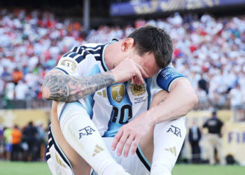 Messi khóc nức nở khi Argentina thua chung kết World Cup messi khoc nuc no khi argentina thua chung ket world cup 604.jpg