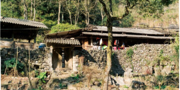 ngoi lang biet lap giua rung gia o tuyen quang hut khach vi ve dep nguyen so 1630.jpg