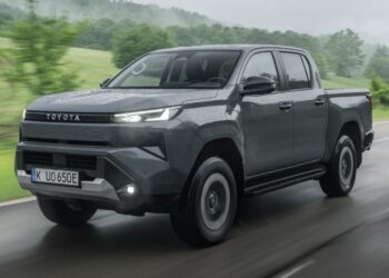 Đã đến lúc Toyota ra mắt Hilux plug-in hybrid, cạnh tranh Ranger PHEV? toyota hilux a1 jpg.19839.jpeg