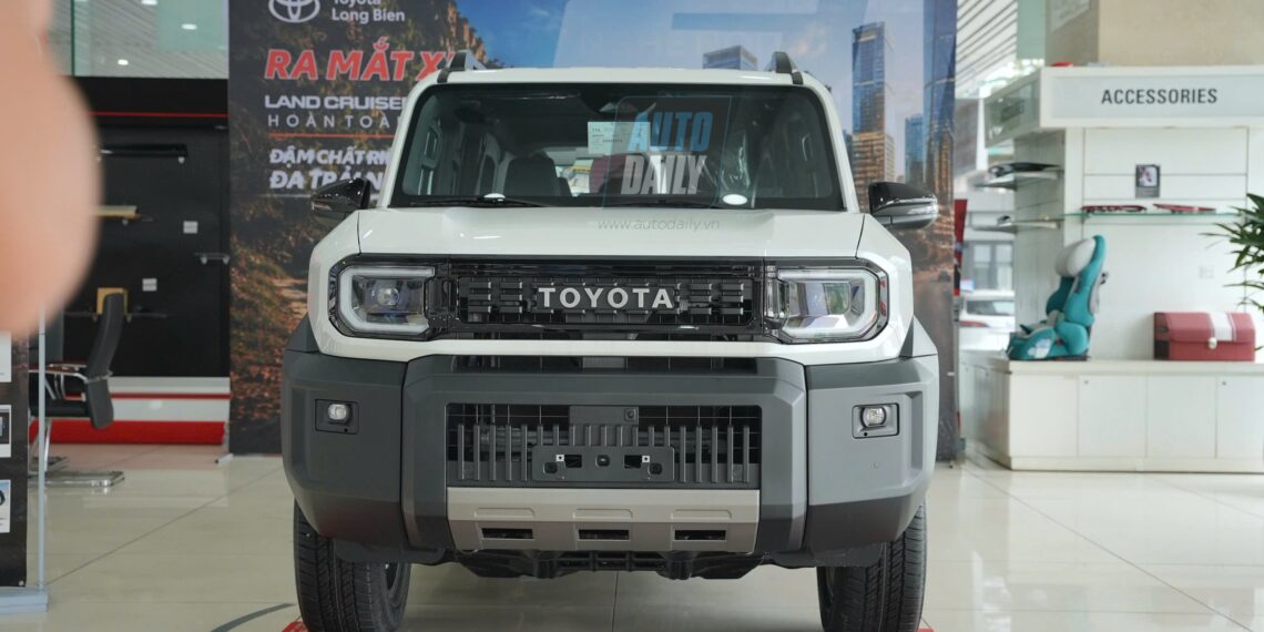 toyota land cruiser fj 27 jpg.20303.jpeg