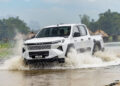 Toyota "ngược dòng" xu hướng bán tải PHEV, hé lộ lý do chưa chịu làm Hilux PHEV xehay ban tai phev 090726 1.jpg