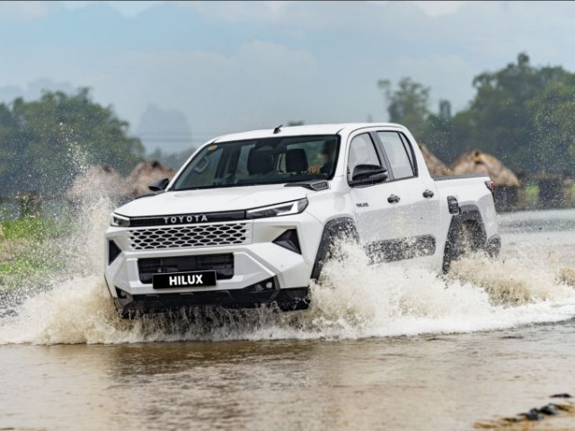 Toyota "ngược dòng" xu hướng bán tải PHEV, hé lộ lý do chưa chịu làm Hilux PHEV xehay ban tai phev 090726 1.jpg