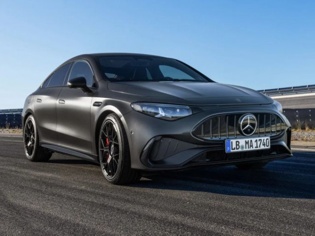 Mercedes-AMG CLA 45 bước sang kỷ nguyên điện hóa, mạnh 680 mã lực, tăng tốc từ 0-100 km/h trong 3 giây xehay cla45 100726 4.jpg