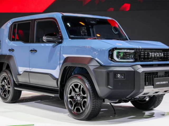 Toyota Land Cruiser FJ sẽ được trưng bày tại đại lý vào tuần sau: Xe nhập Thái Lan, giá dự kiến 1,198 tỷ đồng xehay fj trung bay 250726 1.jpg