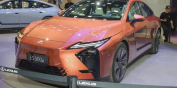 xehay lexus es 170726 1.jpg