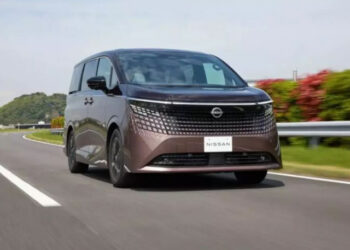 xehay nissan elgrand 230726 2.jpg