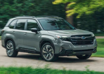 xehay subaru hybrid 270726 4.jpg
