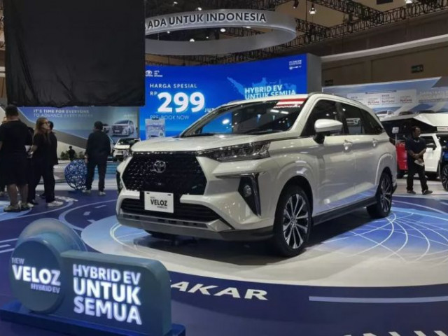 Toyota Veloz Hybrid sắp bán tại Việt Nam, tiết kiệm nhiên liệu hơn 50%, dự kiến lắp ráp trong nước vào 2027 xehay veloz hev 180726 3.jpg