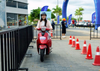 Xe đổi pin VinFast Evo Lite “làm mưa làm gió” phân khúc xe không cần bằng lái với giá chỉ hơn 14 triệu đồng xehay vf xe may 090726 2.jpg
