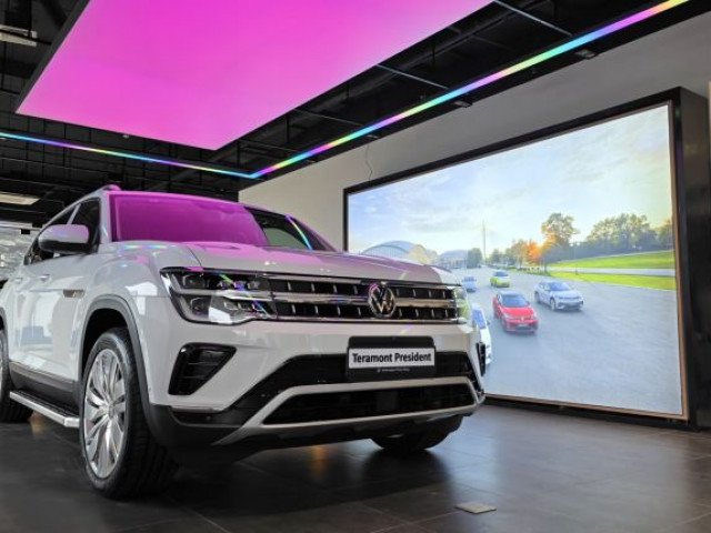Volkswagen khai trương City Store đầu tiên tại miền Bắc, tung loạt ưu đãi cho khách mua xe trong tháng 7 xehay vw khai truong 200726 4.jpg