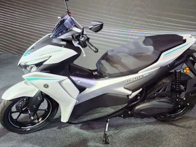 Yamaha NVX 155 bản thuần điện chính thức được mở bán: Chạy 117 km mỗi lần sạc, giá hơn 77 triệu VNĐ xehay yamaha nvx ev 110726 4.jpg