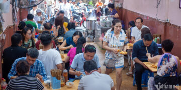 10 quan pho noi tieng dong khach bac nhat phuong hoan kiem ha noi 1627.jpg