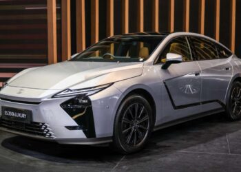 Lexus ES thế hệ mới ra mắt tại Đông Nam Á, giá quy đổi từ 1,9 tỷ đồng, chờ về Việt Nam 2026 giias lexus es350h luxury 1 1200x801 jpg.20452.jpeg