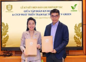 2571785574013 v green va kn holdings hop tac anhdaidien.jpg