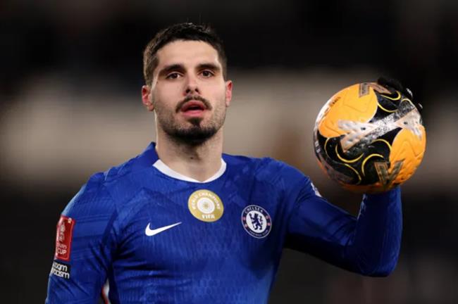 Có khoảng cách lớn giữa Man City và Chelsea vụ Pedro Neto 3 1208162705.png