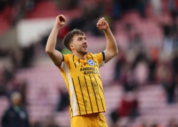 Brighton chốt giá bán Jack Hinshelwood cho MU và Arsenal 3 1608161545.png