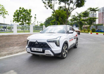331786345524 mitsubishi chuan bi tung 13 mau xe moi anhdaidien.jpg