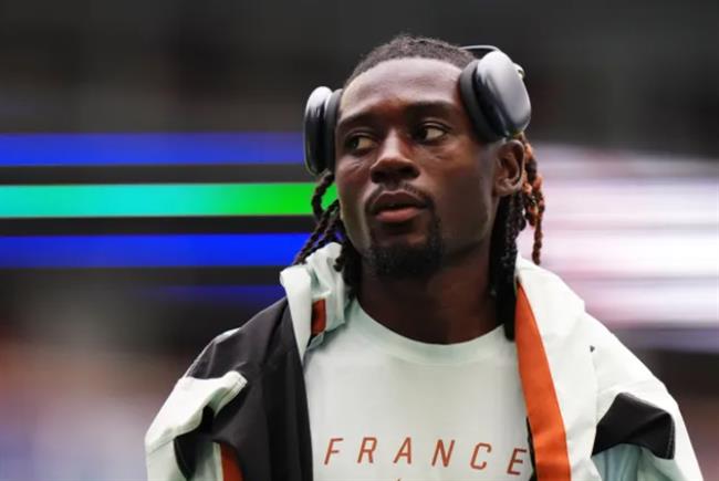Patrice Evra chọn bến đỗ mới cho Manu Kone 5 0308173857.png