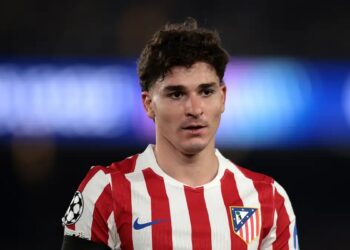 atletico madrid chot tuong lai julian alvarez.jpg