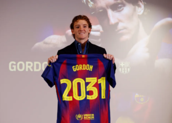 barcelona tu tin ve kha nang dang ky thi dau cho anthony gordon.png