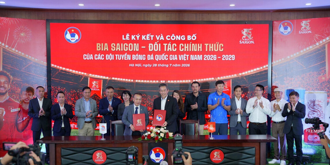 Bia Saigon đồng hành cùng mùa hè ‘rực lửa’, gắn kết hàng triệu fan bóng đá bia saigon dong hanh cung mua he ruc lua gan ket hang trieu fan bong da 811.jpg