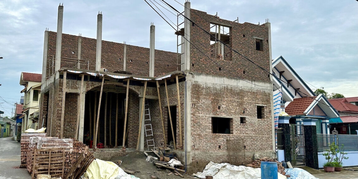 Bộ trả lời việc xây nhà cấp 4 ở nông thôn không xin phép, bị đình chỉ giữa chừng bo tra loi viec xay nha cap 4 o nong thon khong xin phep bi dinh chi giua chung 2299.jpg