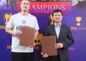 CLB Hà Nội ra mắt tiền vệ phòng ngự Yuval Sade clb ha noi ra mat tien ve phong ngu yuval sade 1308084627.jpg