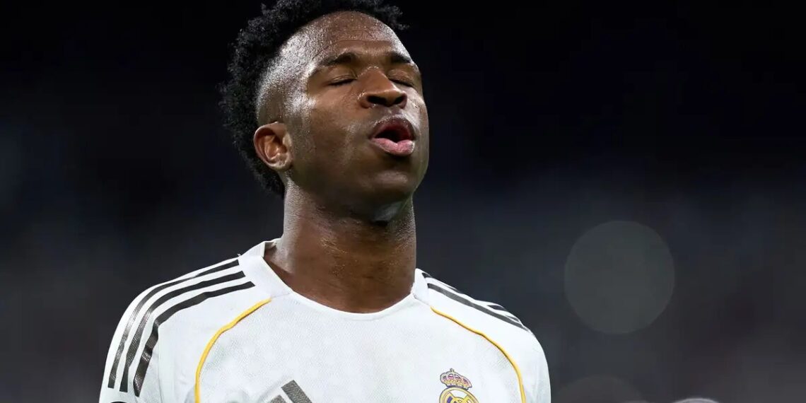 dai dien vinicius noi gian len tieng giua tin don toi arsenal.jpg