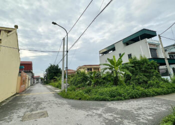 Hàng xóm vắng mặt không ký giáp ranh thửa đất, người dân làm sổ đỏ thế nào? hang xom vang mat khong ky giap ranh thua dat nguoi dan lam so do the nao 2821.jpg