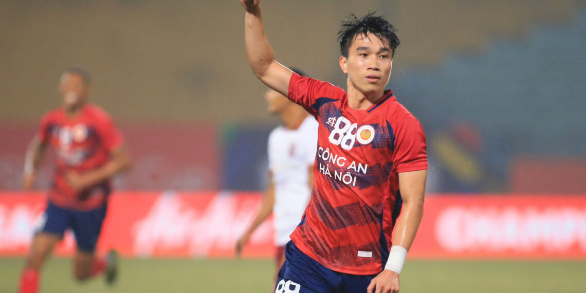 le van do tao sieu pham ghi ban o shopee cup 0602204139.jpg