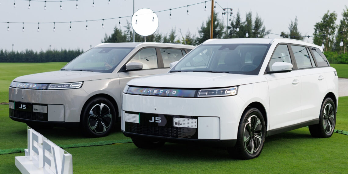 mau xe suv dau tien lap rap tai hung yen co gia ban dau honda hr v yaris cross 716.jpg
