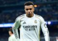 mbappe san sang toa sang duoi thoi jose mourinho.jpg