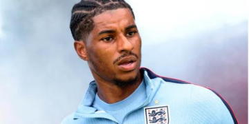 mu duoc khuyen nen giu marcus rashford.png