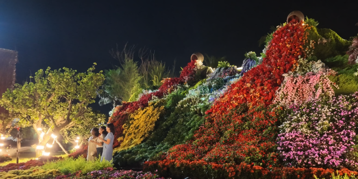 ngan hoa dai ngan khoe sac giua pho bien quy nhon 744.png