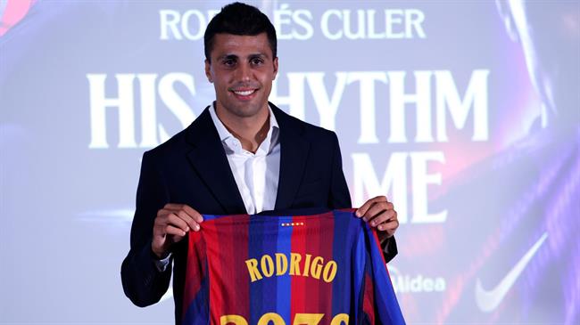 Flick: "Rodri là số 6 hay nhất và sẽ nâng tầm Barcelona" rodri 1908090055.jpg