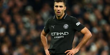 vi sao rodri quay xe voi real madrid de chon barcelona.jpg