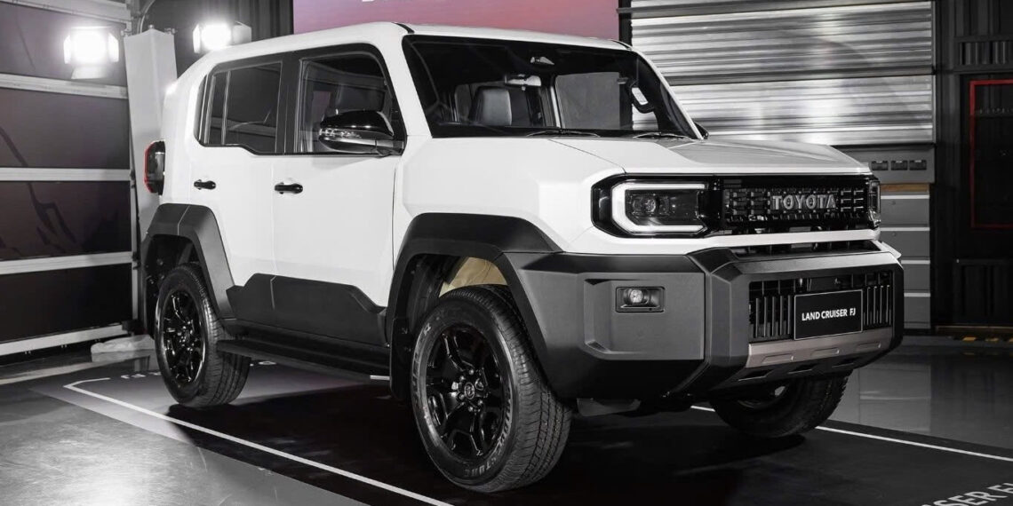 Vừa ra mắt đã bán "kèm lạc", SUV địa hình Toyota Land Cruiser FJ gặp áp lực nào? vua ra mat da ban kem lac suv dia hinh toyota land cruiser fj gap ap luc nao 1891.jpg