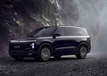 SUV EREV đổ đẩy bình chạy tới 1.651 km, giá dự kiến dưới 3 tỷ đồng xehay 9x 030826 1.jpg