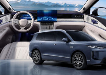 BYD Sealion 08 lộ trọn nội thất trước ngày mở bán: Ghế thương gia, màn hình giải trí cỡ lớn gắn trần, bản EV chạy được 900 km/sạc xehay byd 08 26 010826 6.jpg