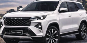 xehay fortuner 27 140826 3.jpg