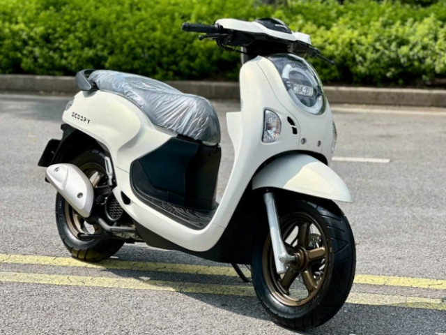 Honda Scoopy chuẩn bị được phân phối chính hãng tại Việt Nam: Cơ hội nào cho mẫu tay ga cỡ nhỏ? xehay honda scoopy 180826 2.jpg