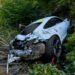 Porsche 911 GT3 RS biến dạng sau tai nạn lao xuống sườn núi, người lái may mắn chỉ bị thương nhẹ xehay porsche tai nan 170826 1.jpg